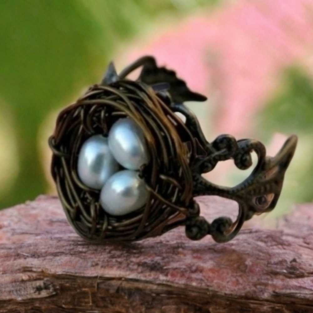ANTHROPOLOGIE BRONZED BIRD NEST & EGGS RING